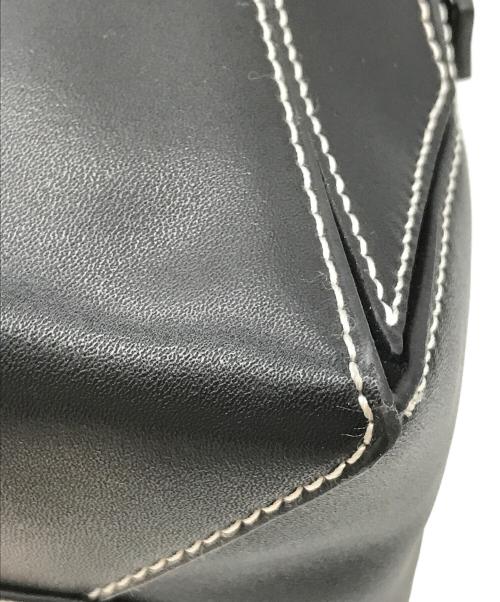 CHARLES & KEITH（チャールズアンドキース）CHARLES & KEITH (チャールズ＆キース) ナスリン ジオメトリックショルダーバッグ ブラックの古着・服飾アイテム