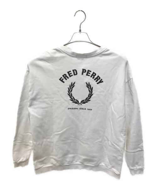 FRED PERRY（フレッドペリー）FRED PERRY (フレッドペリー) 刺繍クルーネックスウェット ホワイト サイズ:Mの古着・服飾アイテム