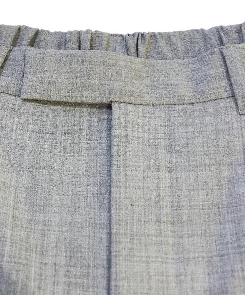 FRAMeWORK（フレームワーク）FRAMeWORK (フレームワーク) ウォッシャブルTWタックワイドパンツ 25030220302030 グレー サイズ:34の古着・服飾アイテム