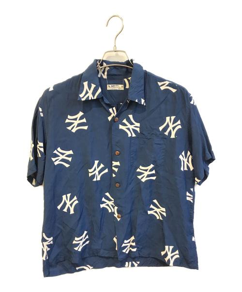 Sun Surf（サンサーフ）Sun Surf (サンサーフ) GENUINE MERCHANDISE (ジェニュイン マーチャンダイズ) ニューヨークヤンキース総柄アロハシャツ　SS38979BM ブルー サイズ:表記無しの古着・服飾アイテム