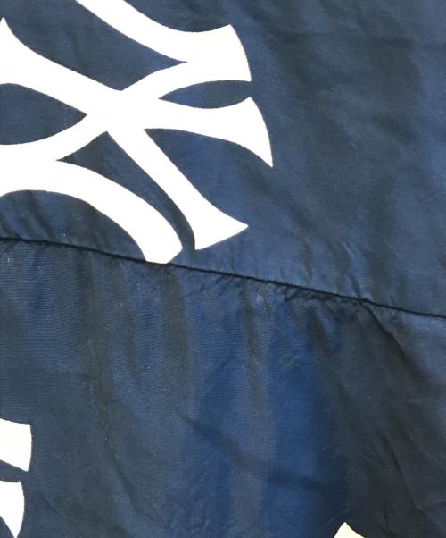 Sun Surf（サンサーフ）Sun Surf (サンサーフ) GENUINE MERCHANDISE (ジェニュイン マーチャンダイズ) ニューヨークヤンキース総柄アロハシャツ　SS38979BM ブルー サイズ:表記無しの古着・服飾アイテム