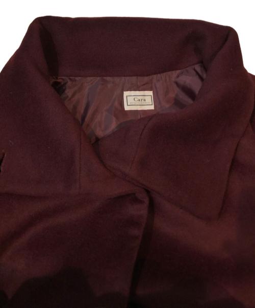 Cara BY KATRIN TOKYO（カーラバイカトリントーキョー）Cara by Katrin TOKYO (カーラバイカトリントーキョー) stand collar pearl button coat ワインレッド サイズ:SIZE CARAの古着・服飾アイテム