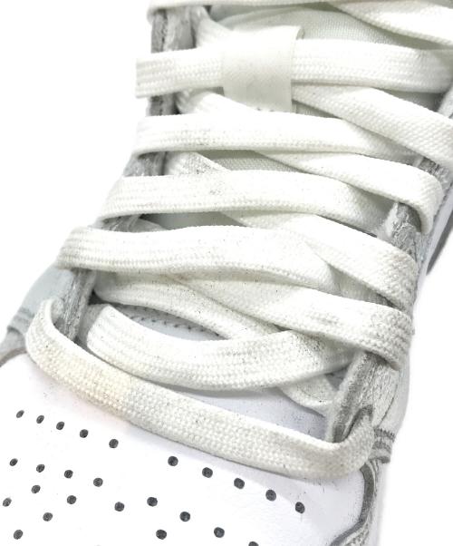 NIKE（ナイキ）NIKE (ナイキ) WMNS AIR JORDAN 1 MID SE　FN5031-100 シルバー サイズ:23の古着・服飾アイテム