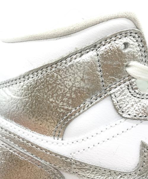 NIKE（ナイキ）NIKE (ナイキ) WMNS AIR JORDAN 1 MID SE　FN5031-100 シルバー サイズ:23の古着・服飾アイテム