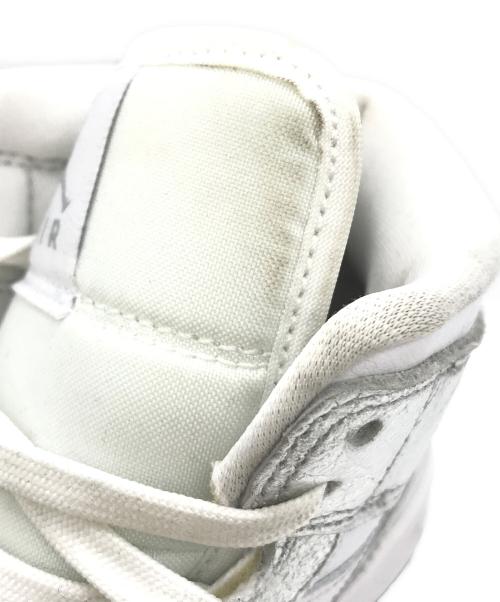 NIKE（ナイキ）NIKE (ナイキ) WMNS AIR JORDAN 1 MID SE　FN5031-100 シルバー サイズ:23の古着・服飾アイテム