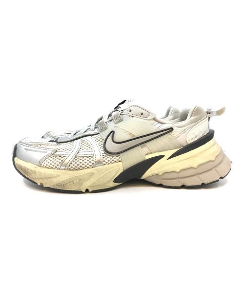 NIKE（ナイキ）NIKE (ナイキ) W V2K RUN　FD0736-100 シルバー サイズ:23.5の古着・服飾アイテム