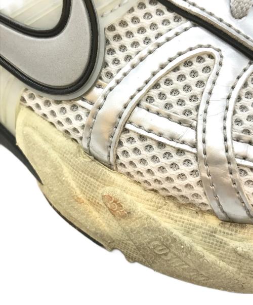 NIKE（ナイキ）NIKE (ナイキ) W V2K RUN　FD0736-100 シルバー サイズ:23.5の古着・服飾アイテム