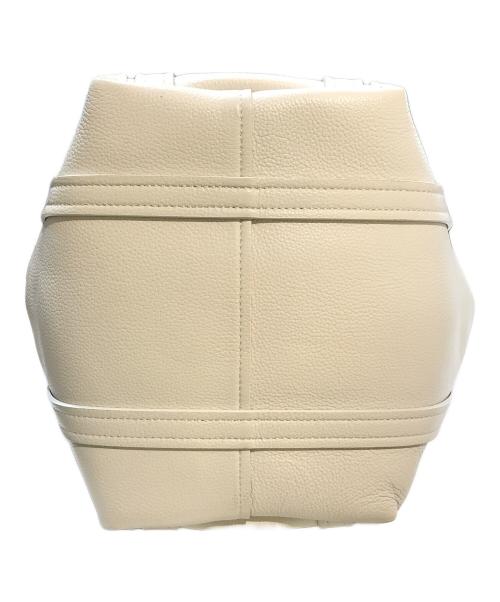 BALENCIAGA（バレンシアガ）BALENCIAGA (バレンシアガ) EVERYDAY 2.0 スモール ハンドバッグ　672791 アイボリーの古着・服飾アイテム