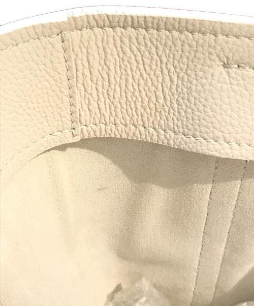 BALENCIAGA（バレンシアガ）BALENCIAGA (バレンシアガ) EVERYDAY 2.0 スモール ハンドバッグ　672791 アイボリーの古着・服飾アイテム