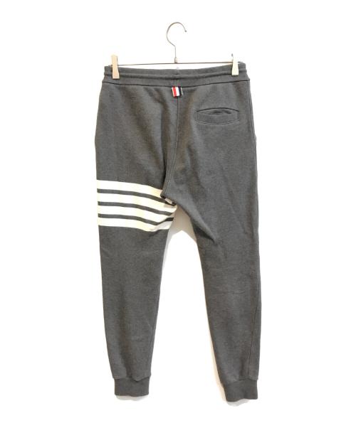 THOM BROWNE. NEW YORK（トムブラウン ニューヨーク）THOM BROWNE. NEW YORK (トムブラウン ニューヨーク) クラシック ループバック 4BAR スウェットパンツ　MJQ008H-00535-025 グレーの古着・服飾アイテム
