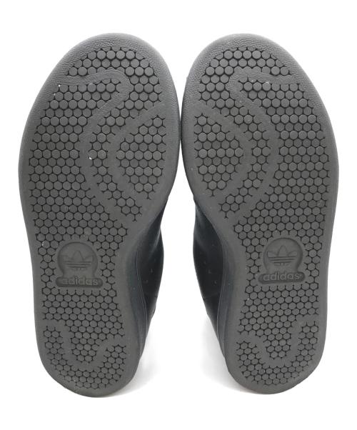 adidas（アディダス）adidas (アディダス) スニーカー　IG8661 ブラック サイズ:22の古着・服飾アイテム