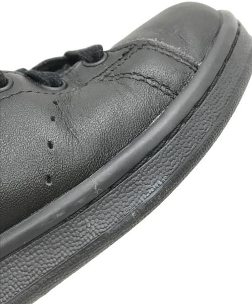 adidas（アディダス）adidas (アディダス) スニーカー　IG8661 ブラック サイズ:22の古着・服飾アイテム