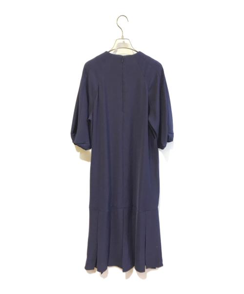 ENFOLD（エンフォルド）ENFOLD (エンフォルド) COCOON PLEATS DRESS　300HA233-0810 ネイビー サイズ:36の古着・服飾アイテム