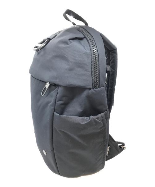 pacsafe（パックセーフ）pacsafe (パックセーフ) リュック　20422 ブラックの古着・服飾アイテム