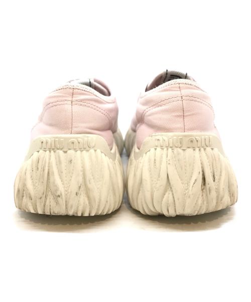 MIU MIU（ミュウミュウ）MIU MIU (ミュウミュウ) ローカットスニーカー ピンク サイズ:35の古着・服飾アイテム