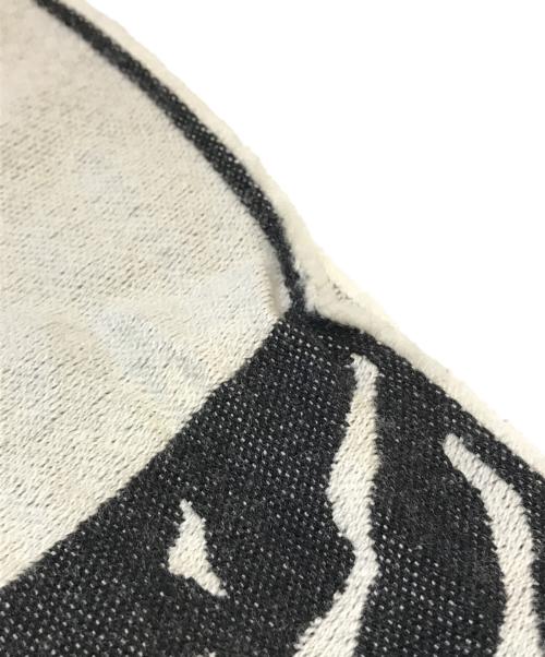 ALEXANDER McQUEEN（アレキサンダーマックイーン）ALEXANDER McQUEEN (アレキサンダーマックイーン) バタフライスカルマフラー ブラックの古着・服飾アイテム