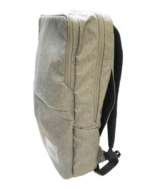 THE NORTH FACE（ザ ノース フェイス）THE NORTH FACE (ザ ノース フェイス) Shuttle DAYPACK Slim　NM81603 グレーの古着・服飾アイテム