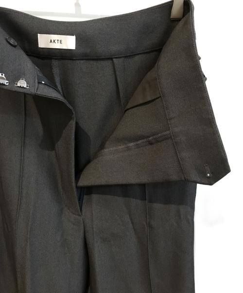 AKTE（アクテ）AKTE (アクテ) ストラップワイドパンツ123308020 グレー サイズ:Sの古着・服飾アイテム