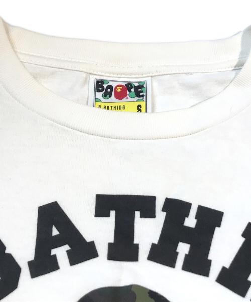 A BATHING APE（ア ベイシング エイプ）A BATHING APE (ア ベイシング エイプ) カモフラロゴカットソー　001LTF751022X ホワイト サイズ:SIZE Sの古着・服飾アイテム