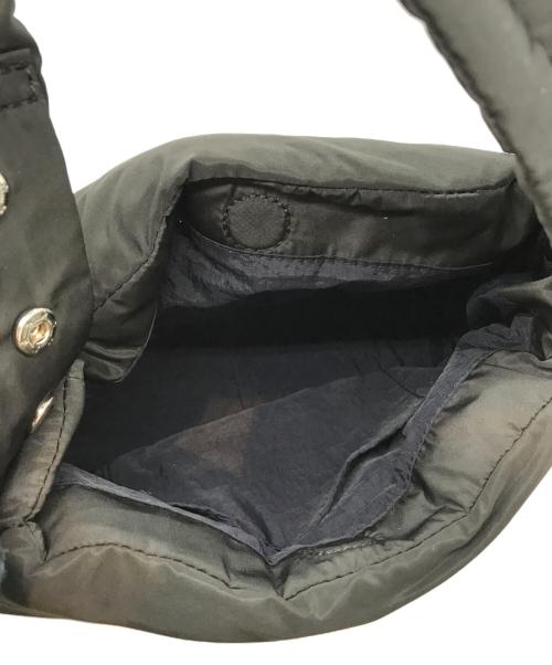 UN3D.（アンスリード）UN3D. (アンスリード) PADDED TRIANGLE MINI BAG ブラックの古着・服飾アイテム