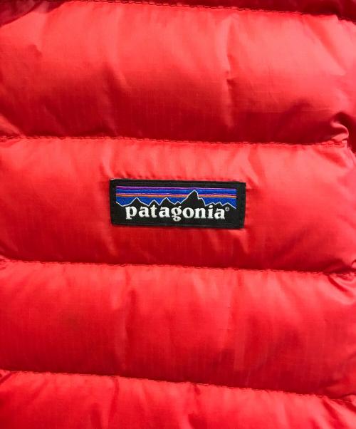 Patagonia（パタゴニア）Patagonia (パタゴニア) ダウンジャケット　84674FA14 レッド サイズ:Mの古着・服飾アイテム