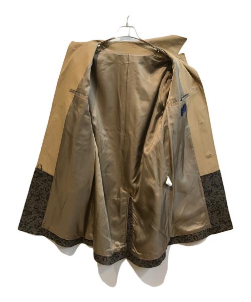 JohnUNDERCOVER（ジョンアンダーカバー）JohnUNDERCOVER (ジョンアンダーカバー) 切替ステンコート ベージュ サイズ:3の古着・服飾アイテム