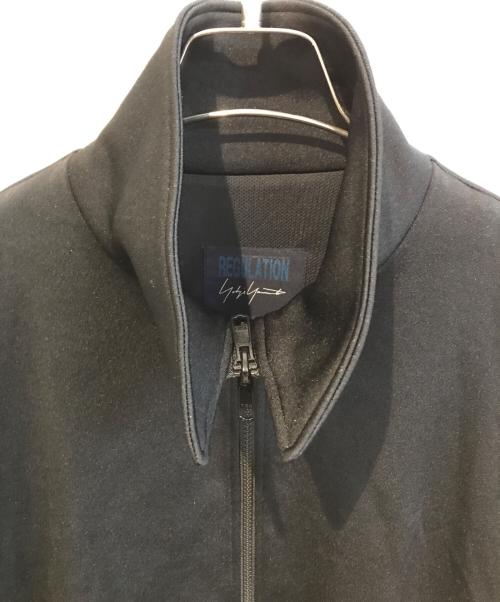 REGULATION Yohji Yamamoto（レギュレーションヨウジヤマモト）REGULATION Yohji Yamamoto (レギュレーションヨウジヤマモト) ウールギャバリバーシブルポンチ　FK-C54-900コート ブラック サイズ:2の古着・服飾アイテム