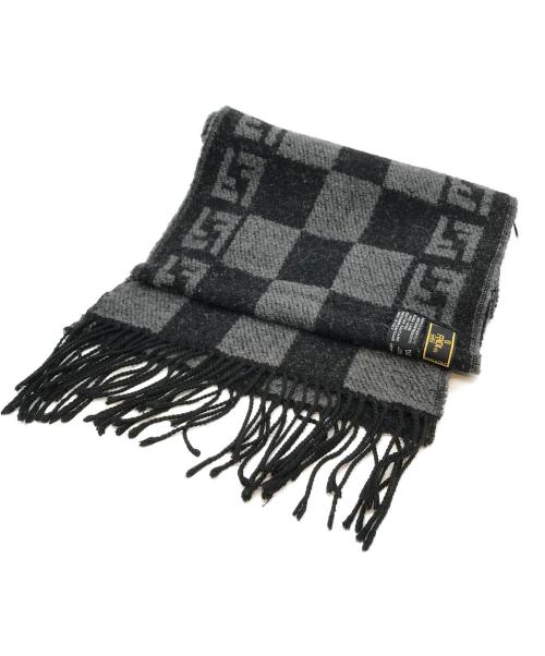FENDI（フェンディ）FENDI (フェンディ) マフラー 毛羽立ち有 ブラックの古着・服飾アイテム