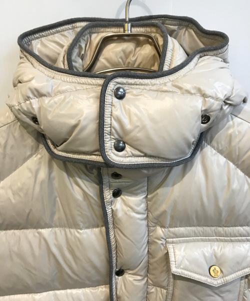 MONCLER（モンクレール）MONCLER (モンクレール) ダウンジャケット　120914196800 ベージュ サイズ:4の古着・服飾アイテム