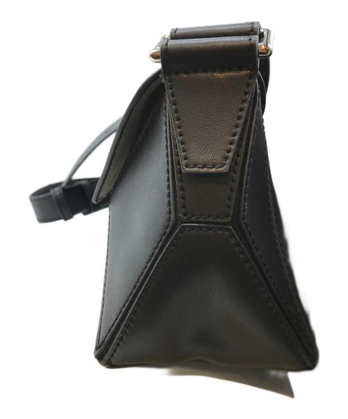 CHARLES & KEITH（チャールズアンドキース）CHARLES & KEITH (チャールズアンドキース) ナスリン ジオメトリックショルダーバッグ ブラックの古着・服飾アイテム