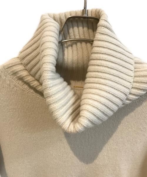 DEUXIEME CLASSE（ドゥーズィエム クラス）Deuxieme Classe (ドゥーズィエム クラス) ミドルゲージタートルネックニット ベージュ サイズ:FREE 未使用品の古着・服飾アイテム