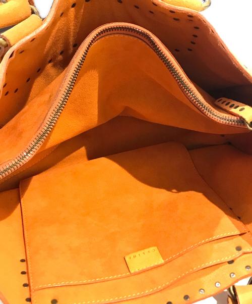 CELINE（セリーヌ）CELINE (セリーヌ) スタッズハンドバッグ ベージュの古着・服飾アイテム