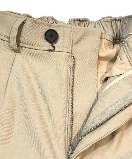 新見本工場（シンミホンコウジョウ）新見本工場 (シンミホンコウジョウ) FLOATパンツ ベージュ サイズ:1の古着・服飾アイテム