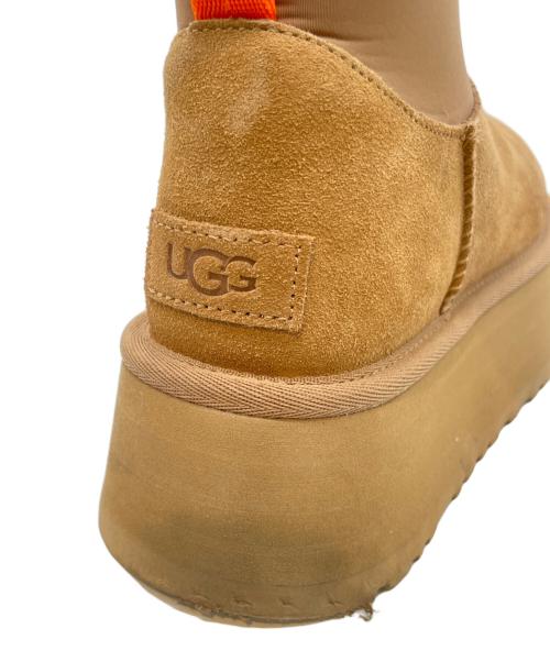 UGG（アグ）UGG (アグ) CLASSIC MINI DIPPER CHESTNUT ベージュ サイズ:23の古着・服飾アイテム