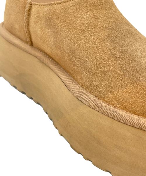 UGG（アグ）UGG (アグ) CLASSIC MINI DIPPER CHESTNUT ベージュ サイズ:23の古着・服飾アイテム