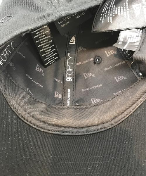 Yves Saint Laurent（イヴサンローラン）Yves Saint Laurent (イヴサンローラン) New Era (ニューエラ) モノグラムキャップ　687687 ブラックの古着・服飾アイテム