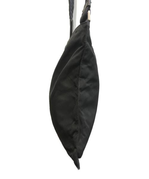 PRADA（プラダ）PRADA (プラダ) ナイロンショルダーバッグ ブラックの古着・服飾アイテム