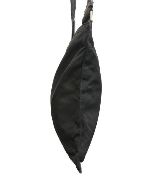 PRADA（プラダ）PRADA (プラダ) ナイロンショルダーバッグ ブラックの古着・服飾アイテム