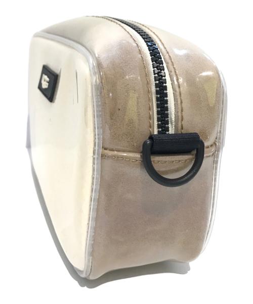 UGG（アグ）UGG (アグ) ショルダーバッグ アイボリーの古着・服飾アイテム