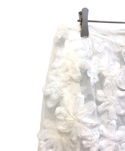 TOLIGHT（トライト）TOLIGHT (トライト) JOURNAL STANDARD (ジャーナルスタンダード) フラワーモチーフラップスカート 25-060-410-0011-1-0 ホワイト サイズ:freeの古着・服飾アイテム