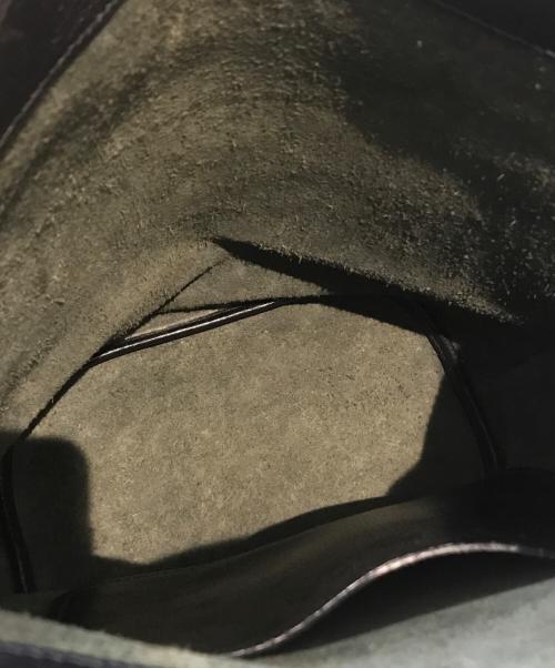 IL BISONTE（イル ビゾンテ）IL BISONTE (イル ビゾンテ) タッセルチャーム付き2WAYショルダーバッグ ブラックの古着・服飾アイテム