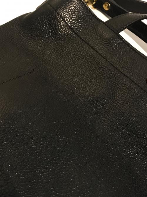 IL BISONTE（イル ビゾンテ）IL BISONTE (イル ビゾンテ) タッセルチャーム付き2WAYショルダーバッグ ブラックの古着・服飾アイテム