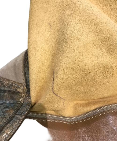 JIMMY CHOO（ジミーチュウ）JIMMY CHOO (ジミーチュウ) パイソン 型押しトートバッグ ベージュの古着・服飾アイテム