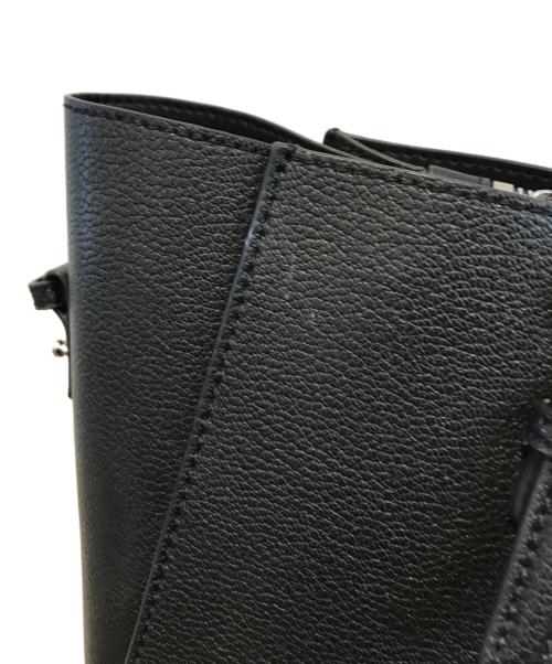 CHARLES & KEITH（チャールズアンドキース）CHARLES & KEITH (チャールズアンドキース) クラッシックダブルハンドルトートバッグ ブラックの古着・服飾アイテム