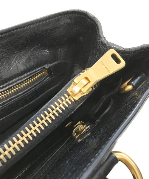 MIU MIU（ミュウミュウ）MIU MIU (ミュウミュウ) レザーハンドバッグ ブラックの古着・服飾アイテム