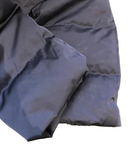 +J（プラスジェイ）+J (プラスジェイ) ダウンジャケット　211-443932 ネイビー サイズ:Ｍ 未使用品の古着・服飾アイテム