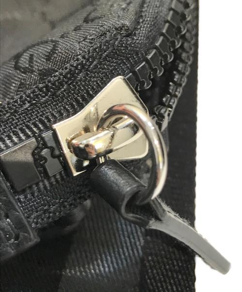 GUCCI（グッチ）GUCCI (グッチ) ナイロンショルダーバッグ ブラックの古着・服飾アイテム