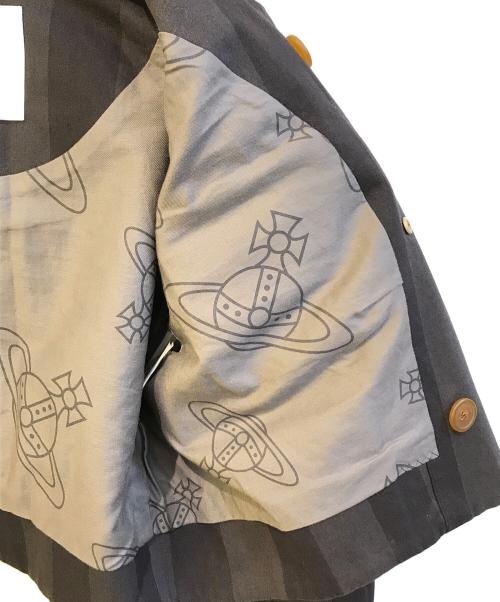 Vivienne Westwood RED LABEL（ヴィヴィアンウエストウッドレッドレーベル）Vivienne Westwood RED LABEL (ヴィヴィアンウエストウッドレッドレーベル) ストライプショート丈ジャケット　16-13-432001 ブラックの古着・服飾アイテム