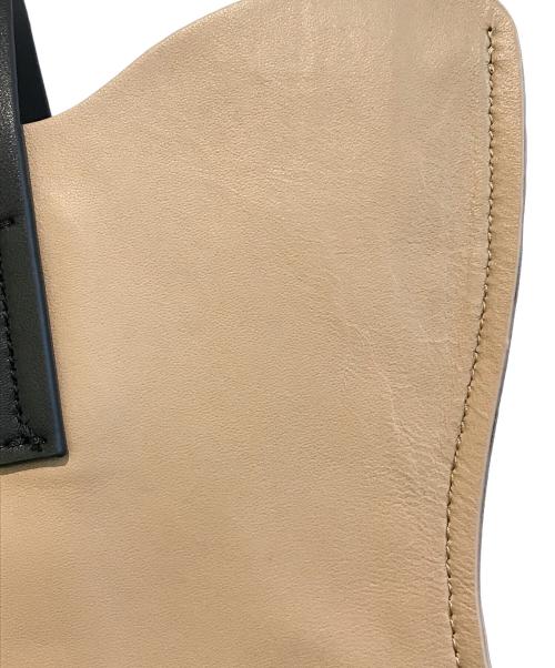 HIROKO KOSHINO（ヒロコ コシノ）HIROKO KOSHINO (ヒロコ コシノ) ウェーブメタルスタッズトート ベージュの古着・服飾アイテム