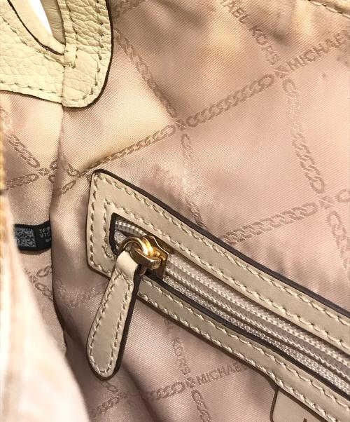 MICHAEL KORS（マイケル・コース）MICHAEL KORS (マイケル・コース) 2WAYショルダーバッグ　30S0GCCS1T ベージュの古着・服飾アイテム